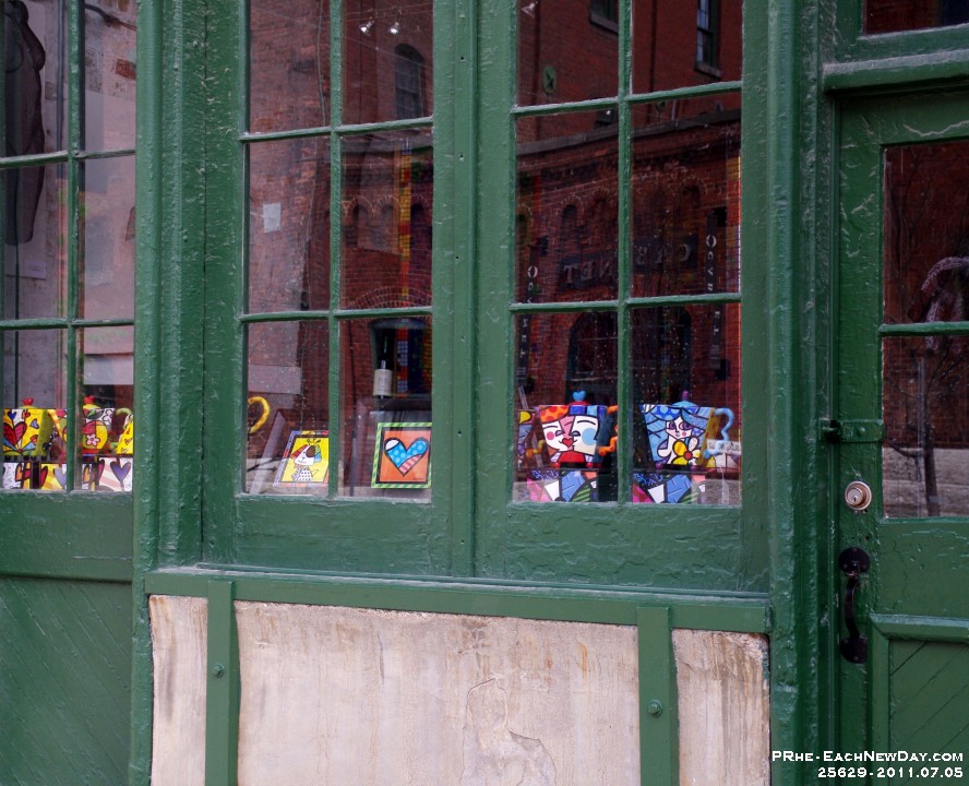 25629aCrLe - Vacationing, just Beth and I, on the Toronto waterfront - Hop-on - Hop-off bus tour